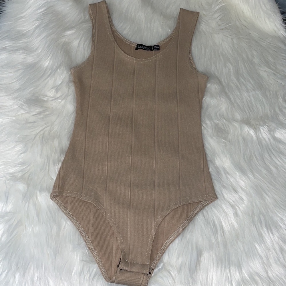 Basic nude top